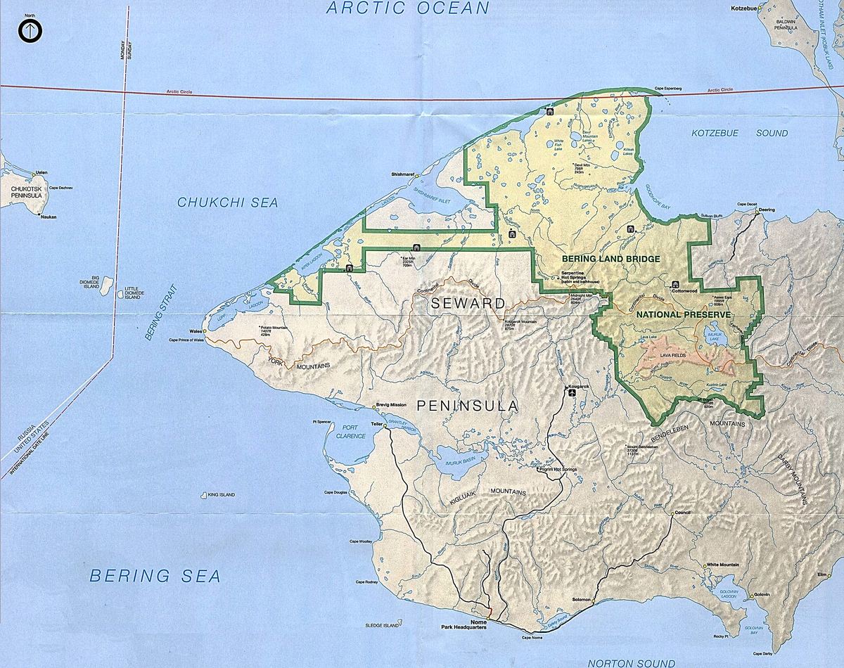 Die Seward-Halbinsel in Alaska mit der Beringstraße links